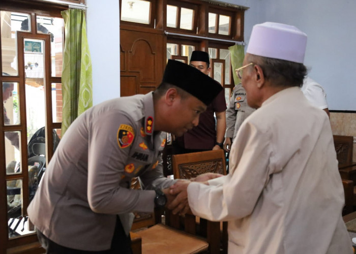 Kapolres Tulungagung Lanjutkan Silaturahmi ke Sejumlah Tokoh Agama