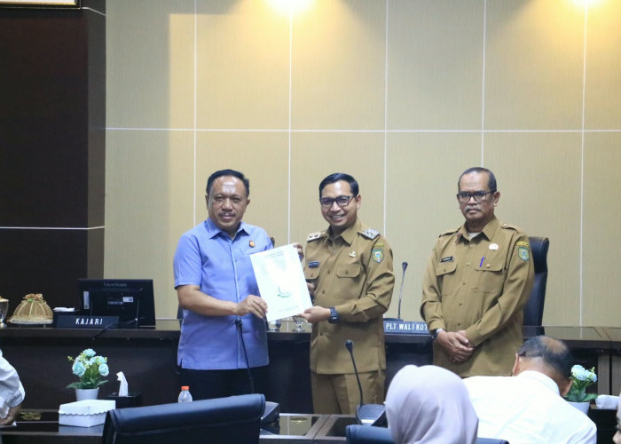 Syarat Tambahan Penyedia Dihapus, Kejari Kota Madiun Serahkan Legal Opinion Pengadaan Jasa Konstruksi