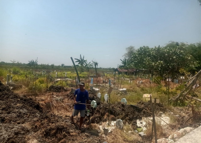 Warga Desa Tunjungmekar Lamongan Sepakati Urugan Makam Dilakukan Manual