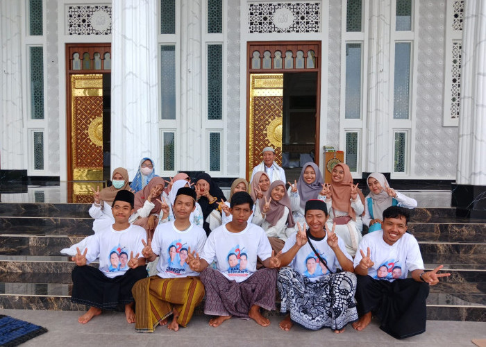 Barisan Santri Ronggolawe Dapat Dukungan dan Doa dari KH Fathul Huda untuk Sukseskan Prabowo - Gibran