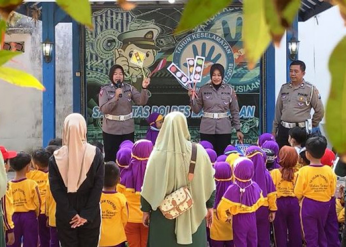 Satlantas Polres Bangkalan Edukasi Tertib Lalin Siswa TK Mutiara Idaman