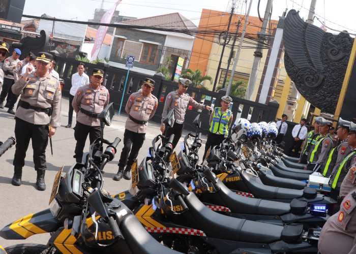 Antisipasi Gangguan Kamtibmas, Kapolres Lamongan Pimpin Pengecekan Pasukan dan Sarpras PHH