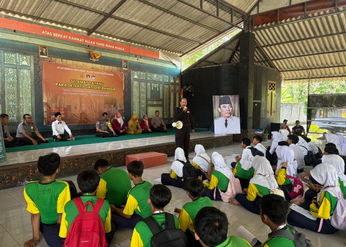 Kenali Jejak Soekarno di Kediri, 100 Pelajar SMP Berwisata Edukasi Didampingi Polisi