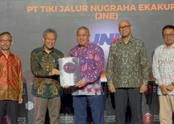 JNE Raih Penghargaan Courier of The Year Logistic Awards 2024