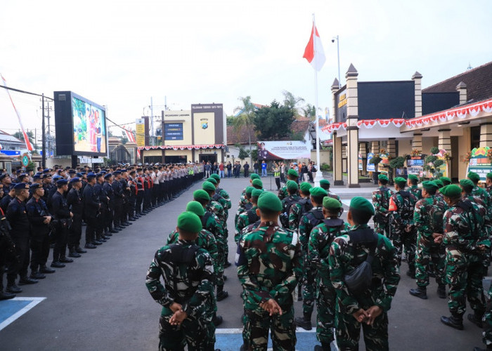 Polri-TNI Bersinergi Kawal Tasyakuran Warga Baru PSHT di Kediri Kota