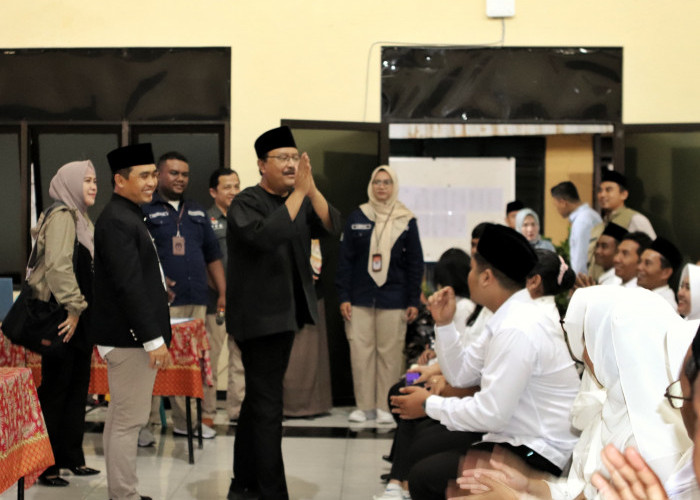 Pelantikan KPPS Pemilu 2024 Serentak, Gus Ipul Pantau Pelaksanaan di Empat Kelurahan
