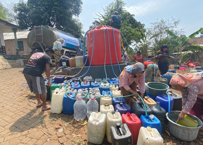 UBP Grati Salurkan 26.000 Liter Air Bersih untuk Warga Desa Kedungrejo