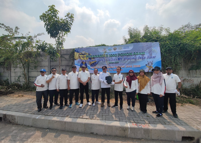 ?Sambut HUT Ke-81 Provinsi Jatim, Dinas PU Bina Marga Tanam 1.000 Pohon Asam