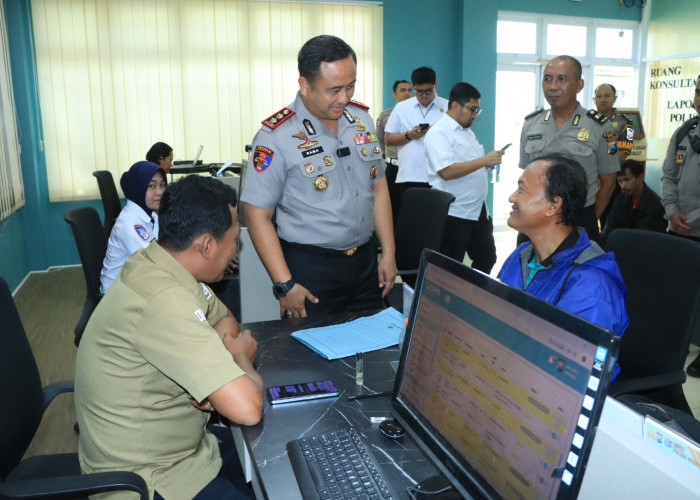 Pastikan Warga Nyaman, Kapolres Gresik AKBP Ramadhan Cek Langsung Layanan Publik