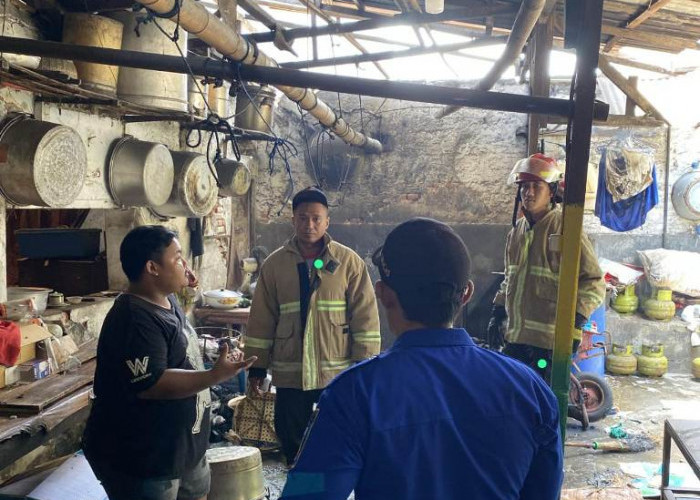 Depot Sate Slamet Pare Terbakar, Lima Orang Terluka