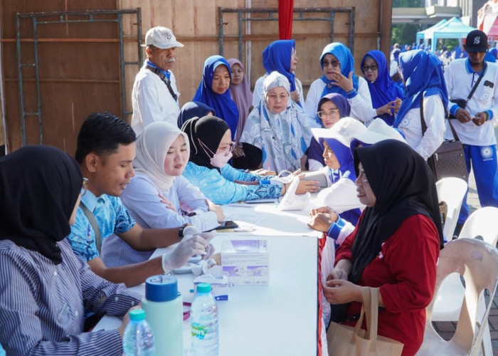 Angka Harapan Hidup Lampaui Jatim, Lamongan Ajak 600 Lansia Sehat Lewat Jalan Santai HLUN