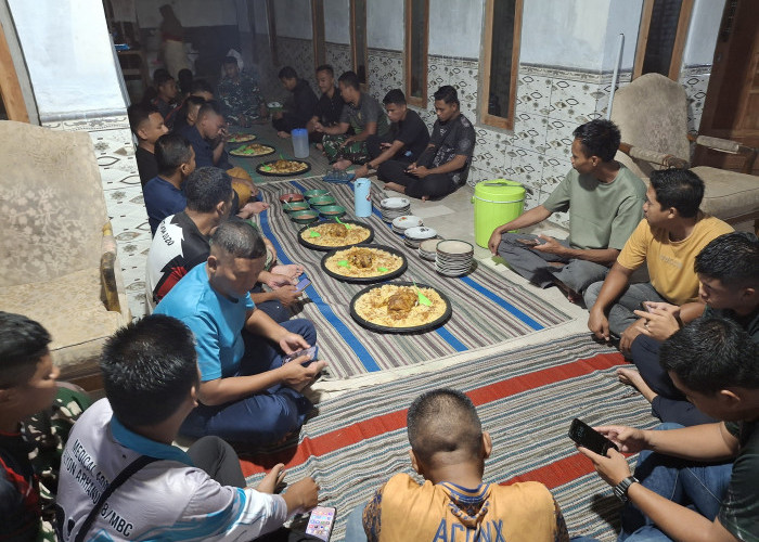 Satgas TMMD Ke-127 Buka Puasa Bersama di Rumah Warga Dusun Karang