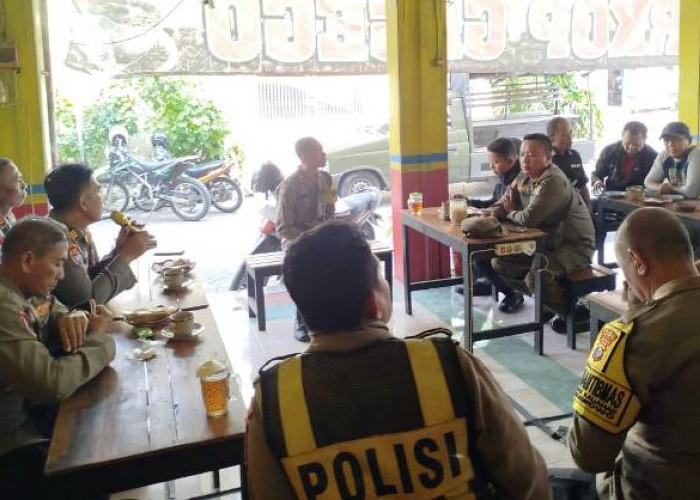 Jumat Curhat Polres Pelabuhan Tanjung Perak Ajak Warga Asemrowo Jaga Kamtibmas dan Tertib Lalu Lintas