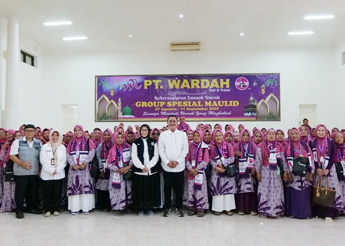 223 Jemaah Umrah Lumajang Dilepas, Pemerintah Titip Doa untuk Daerah