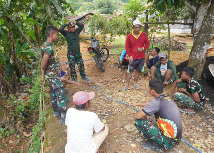Semakin Dekat dan Erat, Satgas TMMD 127 Kodim 0827/Sumenep Bersilaturahmi dengan Warga