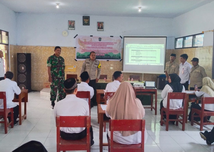 9 Peserta Ikuti  Ujian Perangkat Desa Sumbermujur, Polsek Candipuro Pastikan Berjalan Lancar dan Kondusif