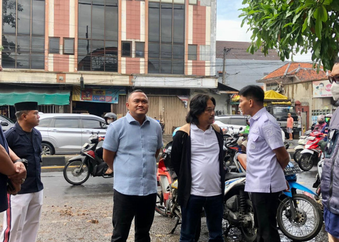 Tertibkan Pasar Tumpah, Pemkot Surabaya Gandeng Pedagang Masuk Area Pasar demi Estetika
