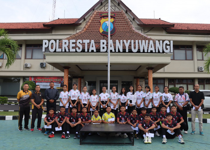 Kapolresta Banyuwangi Lepas Atlet Bola Voli U-15 Menuju Kejurprov Jawa Timur di Sidoarjo