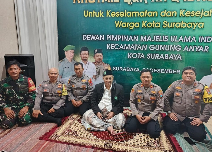 Kapolsek Gunung Anyar Ikut Khatam Alquran, Doakan Surabaya Damai