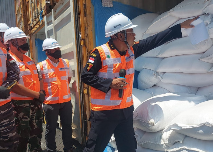 Kanwil Bea Cukai Jatim I Bongkar Importasi Ilegal, Temukan 412 Ton Beras dan Garam Asal India