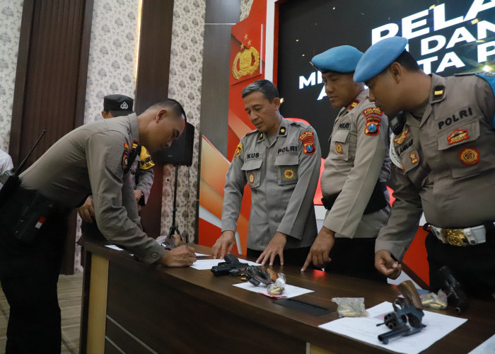 Polres Kediri Kota Gelar Pengawasan dan Pengendalian Penggunaan Senjata Api Dinas
