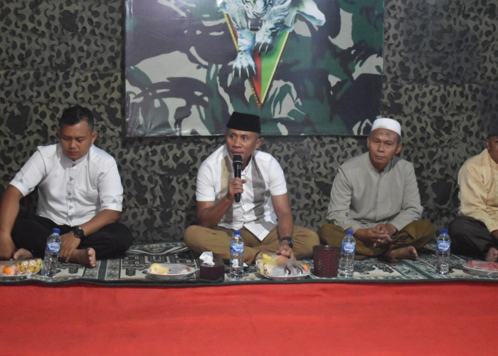 Pengajian Rutin dan Cangkrukan Akrab Bersama Danbrigif 9/2 Kostrad di Lingkungan Asrama