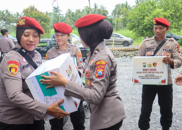 Hari Jadi Reserse Polri Ke-78, Polres Lumajang Salurkan Bantuan Sembako untuk Korban Lahar Semeru