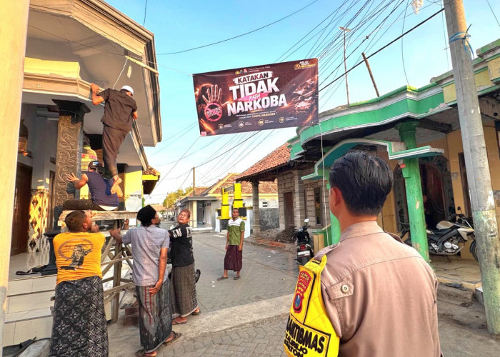  Muncul Banner di Sudut Kota 