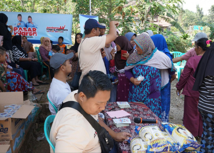 Sediakan 500 Paket Sembako, Relawan WarSa Gelar Pasar Murah di Wonosalam