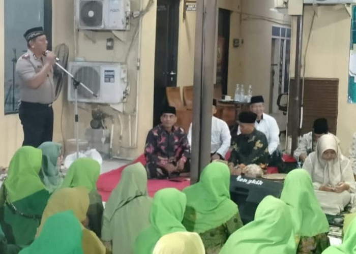 200 Jemaah Ikuti Pengajian Akbar di Mapolsek Waru