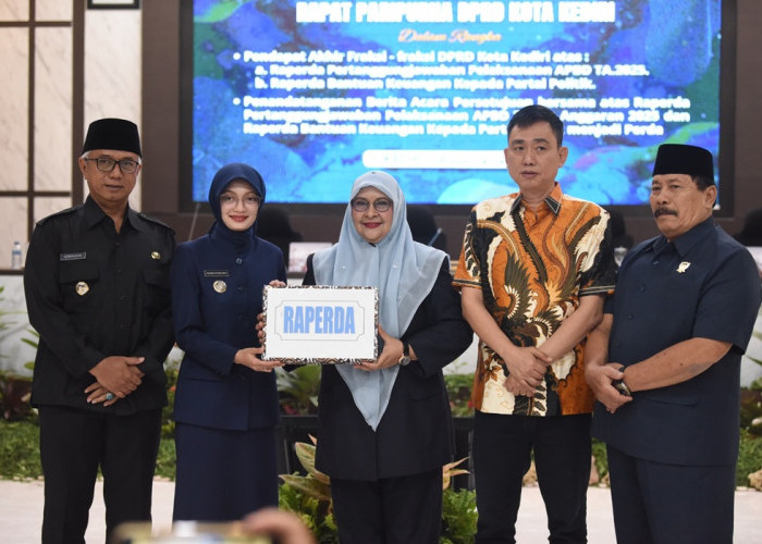 Mbak Wali dan DPRD Setujui Dua Perda, Optimalkan Tata Kelola Keuangan dan Demokrasi