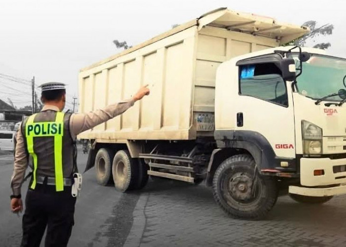 Komisi III DPRD Gresik Dukung Polres Gresik Razia Truk Mokong