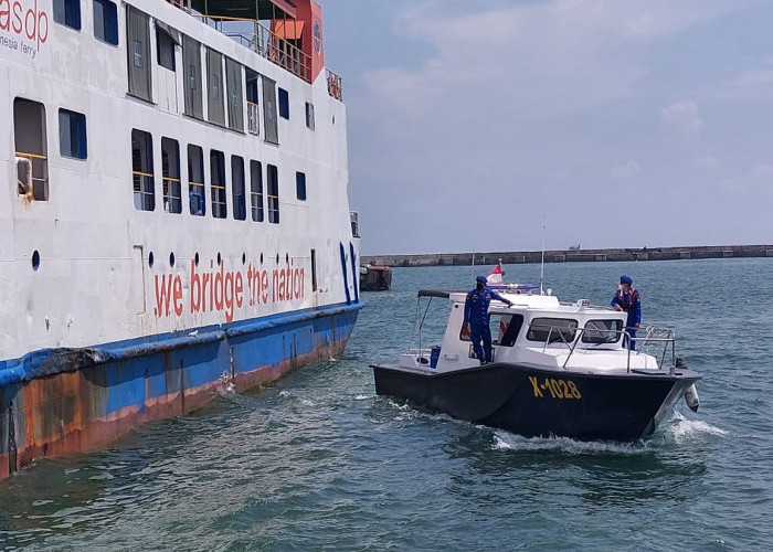 Satpolairud Polres Lamongan Gelar Patroli Skala Besar di Perairan Laut Lamongan