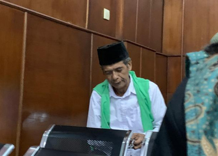 Penipu CPNS Jalur Khusus Dituntut JPU Kejari Tanjung Perak 1 Tahun 4 Bulan Penjara