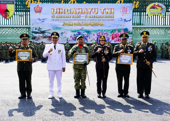 Pimpin Upacara HUT Ke-81 TNI, Dandim Bojonegoro Tegaskan Kemanunggalan dengan Rakyat