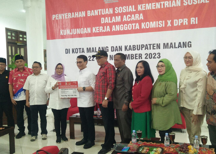 DPR RI dan DPRD Kota Malang Salurkan Bantuan Kemensos ke Disabilitas