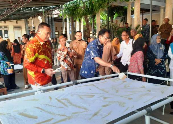 Kementerian UMKM Apresiasi Komunitas Pembatik Difabel di Situbondo