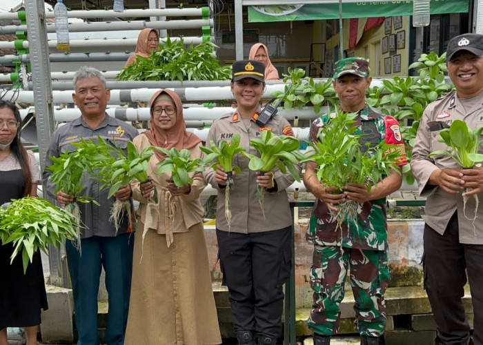 Kapolsek Sawahan Jalin Silaturahmi dengan Petani, Dukung Program Ketahanan Pangan