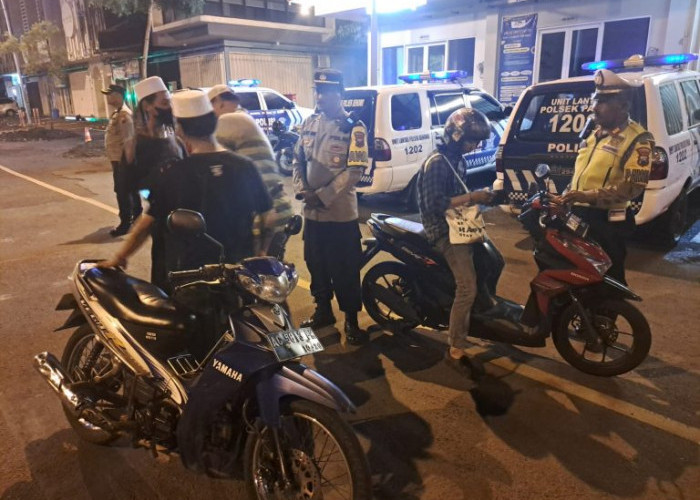 Kapolsek Benowo Patroli Mantap Brata Gabungan Cegah Aksi Kejahatan Jalanan