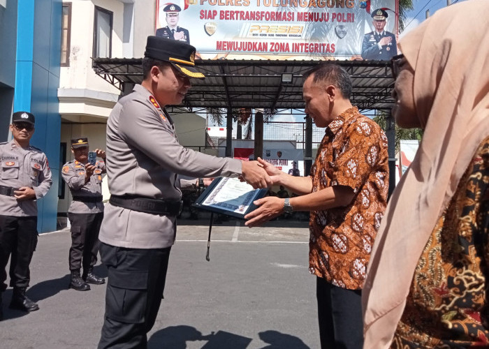 Dukung Kinerja Polri, Dua Keluarga Besar di Tulungagung Terima Reward Kapolres 