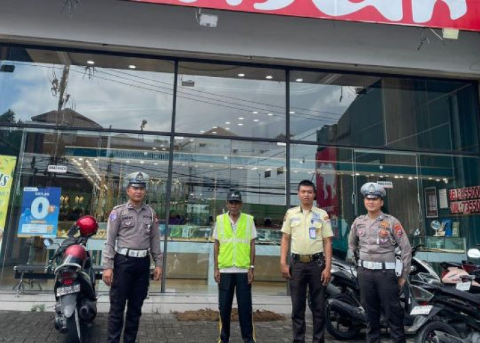 Polsek Tandes Tingkatkan Patroli Pertokoan di Jalan Manukan 