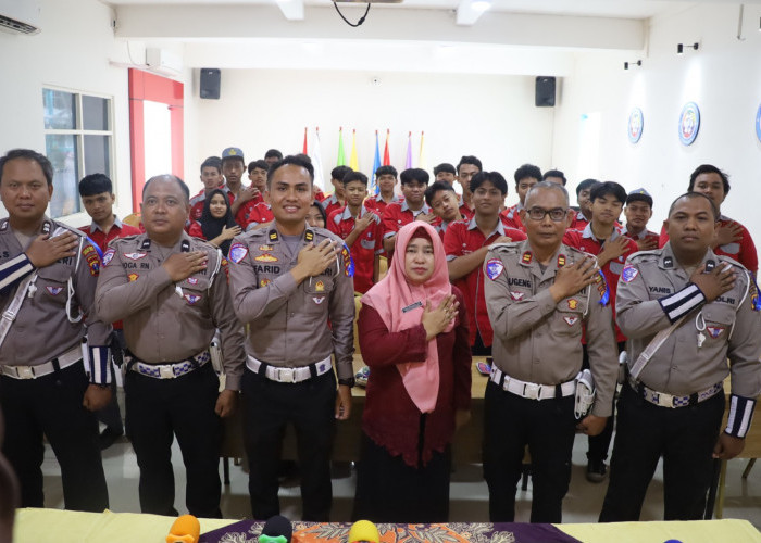 Polres Pelabuhan Tanjung Perak Ajak Pelajar Jadi Pelopor Keselamatan Berlalu Lintas