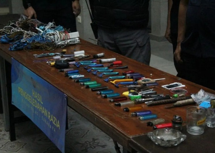 Razia Gabungan TNI-Polri, Temukan 53 Barang Terlarang di Rutan Surabaya