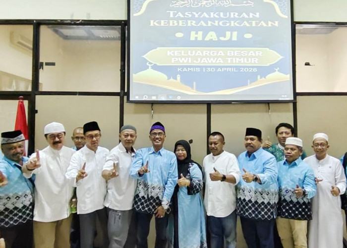 PWI Jatim Berangkatkan 11 JCH, Wartawan Diminta Jaga Nama Baik Pers