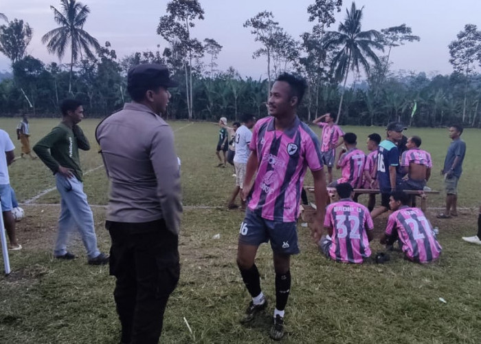 Polsek Senduro Amankan Turnamen Sepak Bola Suryanaga Cup IV 2025