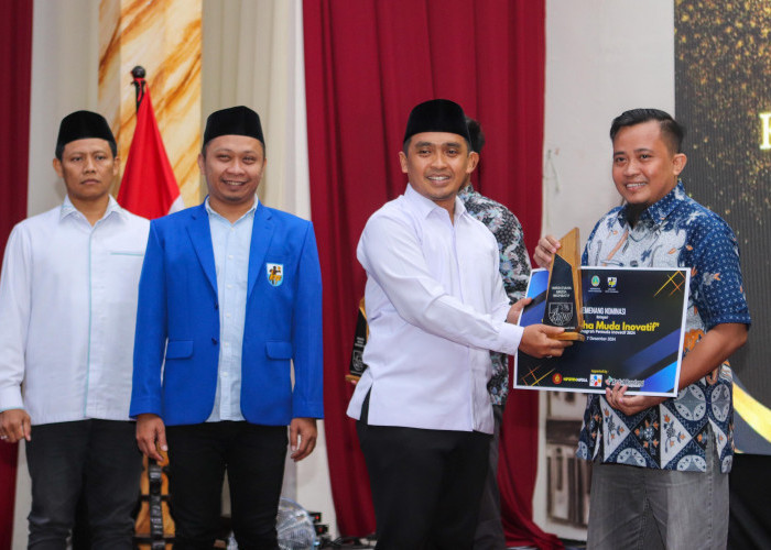 Plt Wali Kota Pasuruan Hadiri Malam Anugerah KNPI Pemuda Inovatif 2024