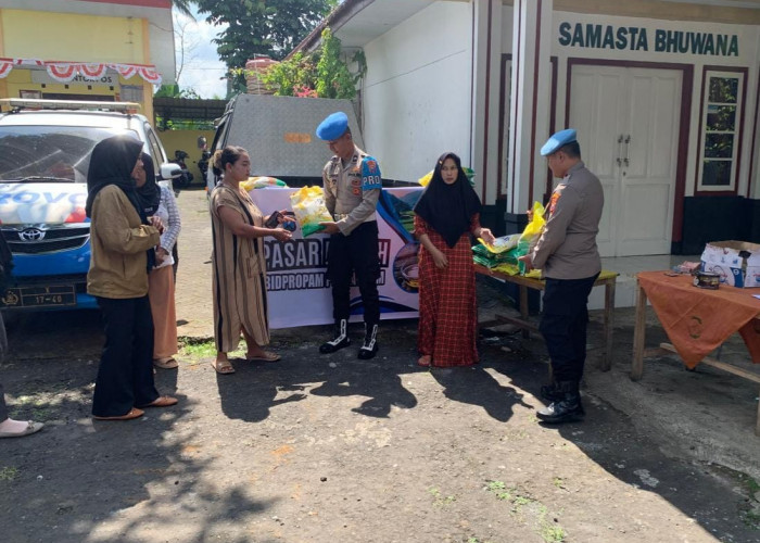 Polres Lumajang Gelar Gerakan Pangan Murah di Kecamatan Gucialit, 500 Sak Beras Ludes Terjual