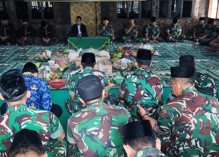 Kasdim 0821 Lumajang Peringati Maulid Nabi di Musala At-Taqwa