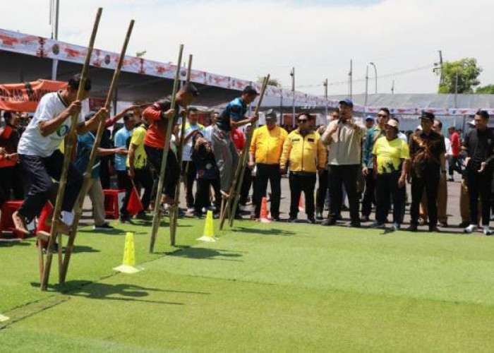 Kunjungan Menpora di Bojonegoro: Festival Olahraga Tradisional Jembatan Emas Lestarikan Budaya