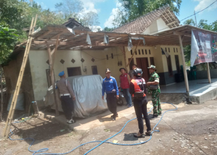Diterjang Puting Beliung, 14 Rumah Warga Mlandingan Situbondo Rusak
